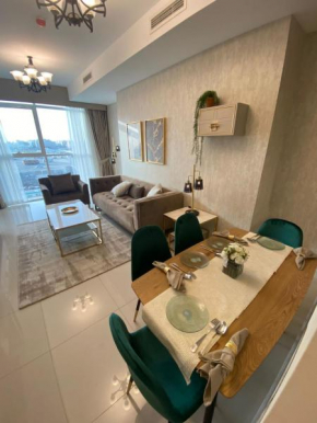 Luxury one bedroom five minutes from burj khalifa